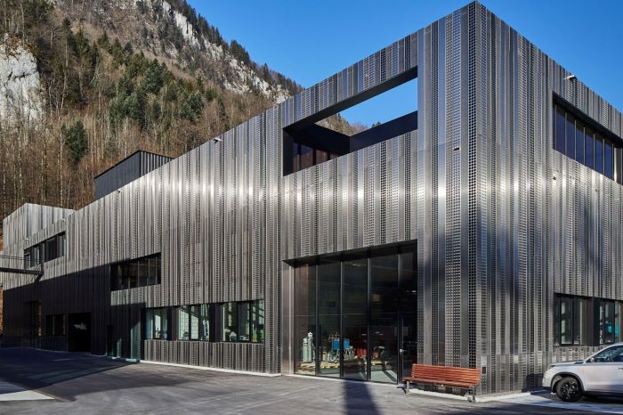 ein modernes Industriegebäude in Nidwalden